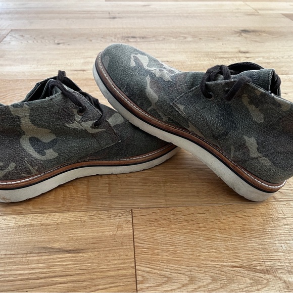 All Saints Men’s Camouflage Chukka Boots - Picture 6 of 8